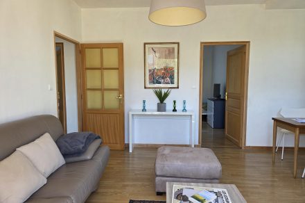 Appartement lumineux, bien situé avec terrasse privée