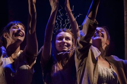 Théâtre : Pluie dans les cheveux, mise en scène de Alain Batis / Théâtre Maurice Novarina